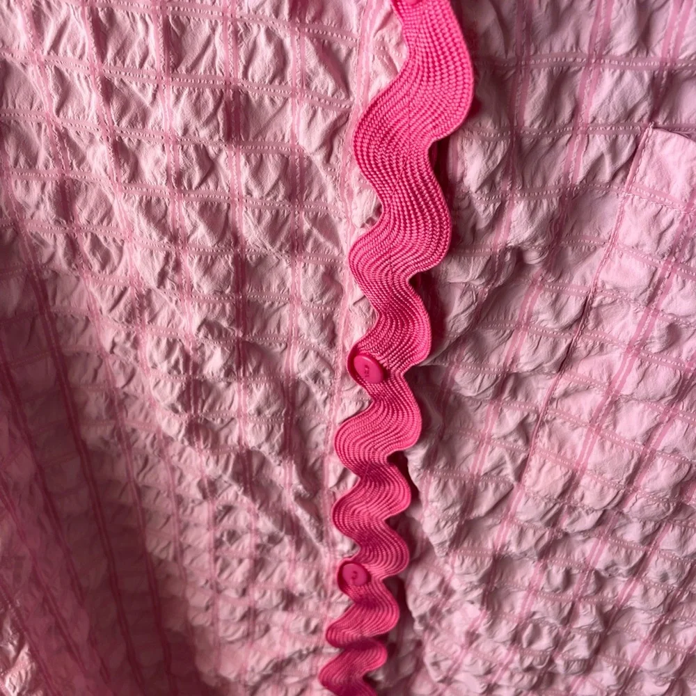 Simply Southern Pink Seersucker Scalloped Trim Shirt and Shorts Set Medium - Picture 6 of 9